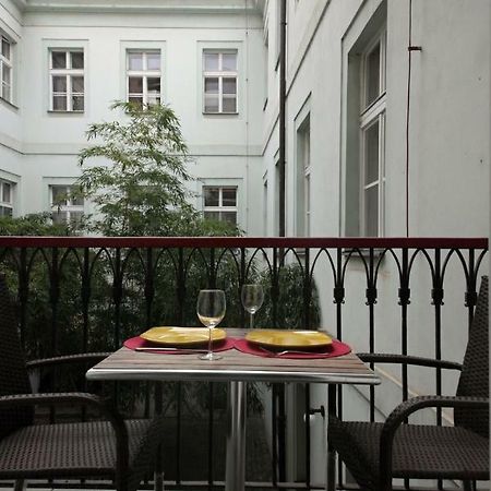 Quiet Apartment With Balcony Charles Bridge Prag Dış mekan fotoğraf