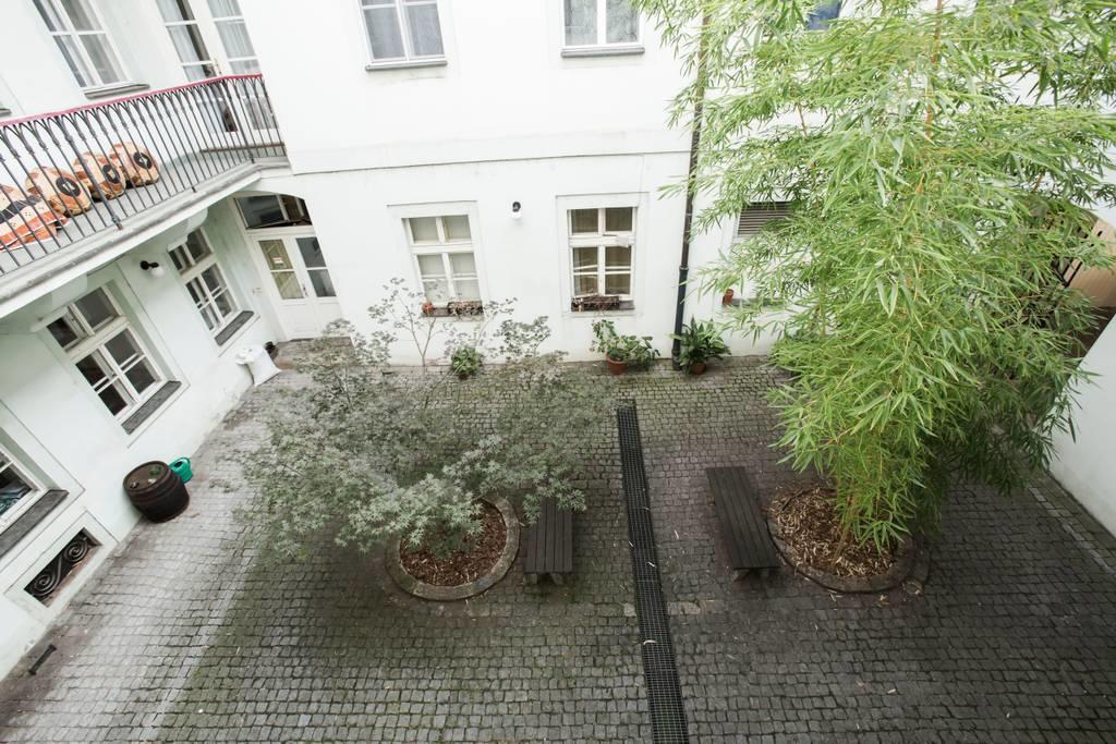 Quiet Apartment With Balcony Charles Bridge Prag Dış mekan fotoğraf