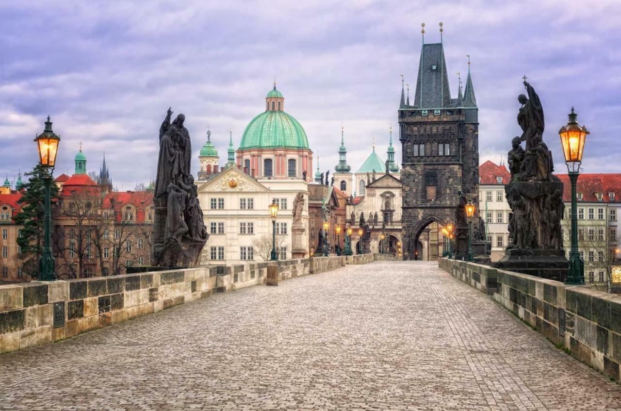 Quiet Apartment With Balcony Charles Bridge Prag Dış mekan fotoğraf
