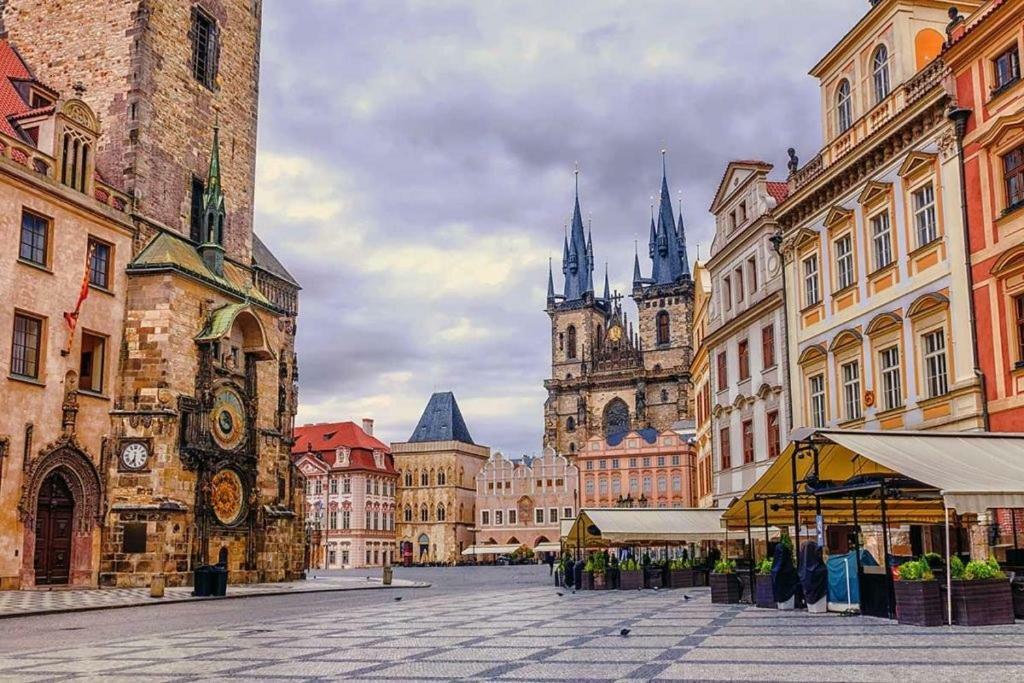 Quiet Apartment With Balcony Charles Bridge Prag Dış mekan fotoğraf